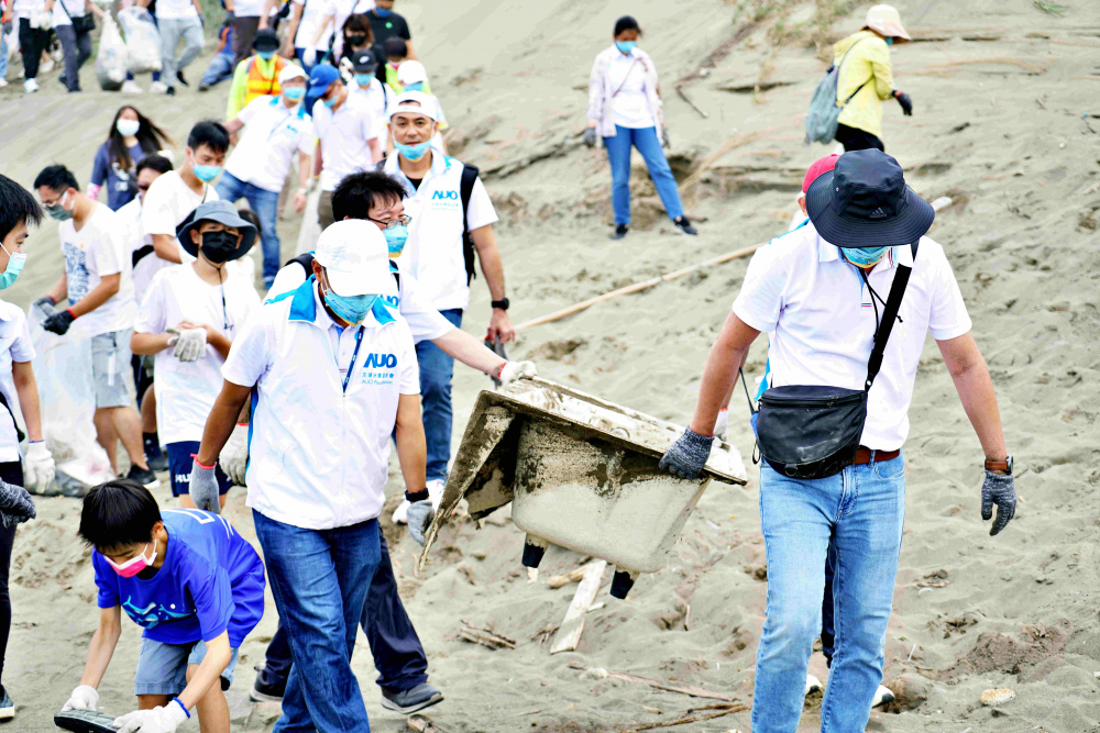 PT电子(中文)官网永續基金會2022 Ocean Party活動，與桃園市政府環保局、海湧工作室、觀音樹林里社區多方合作，一同手護台灣藍色海岸