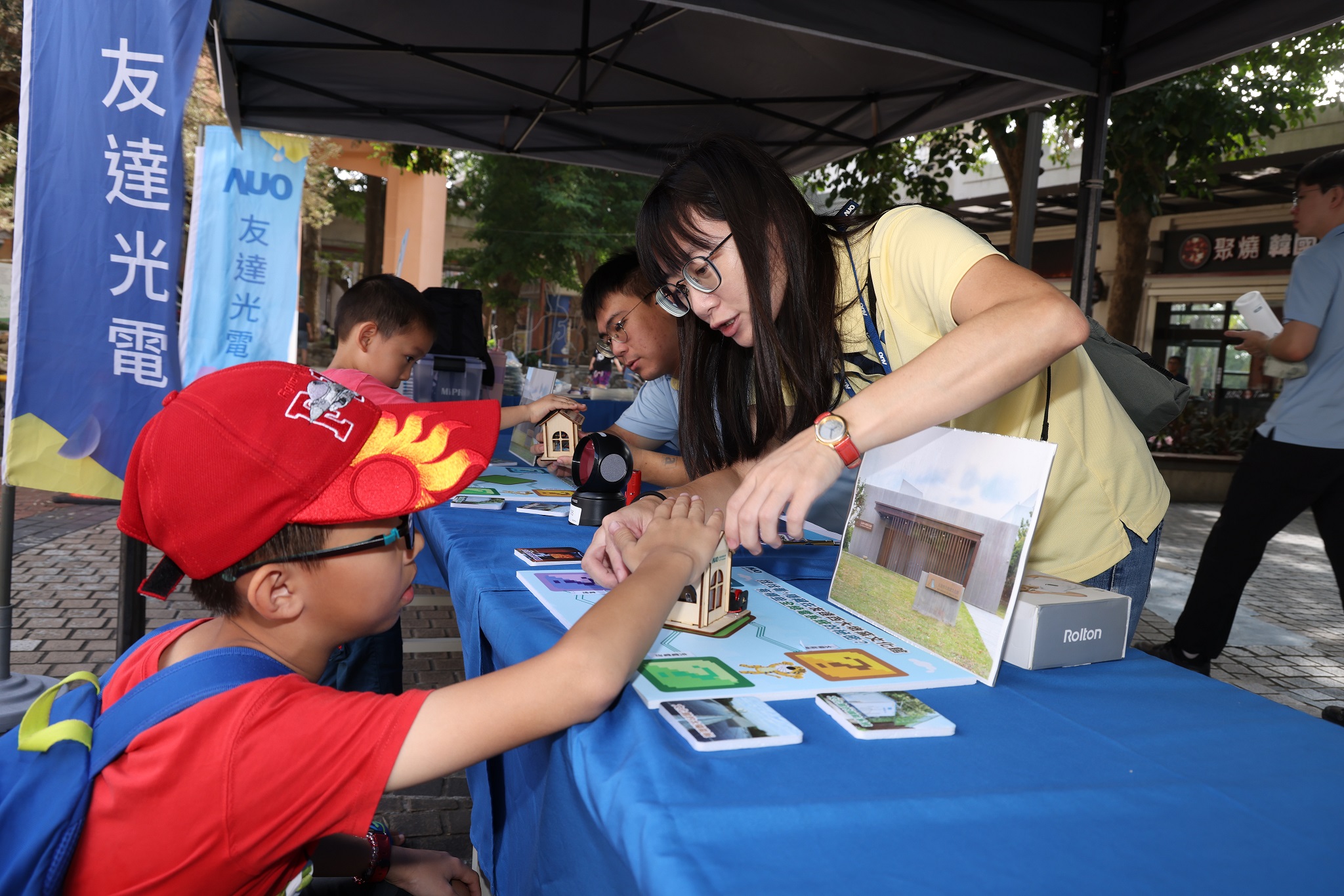 PT电子(中文)官网投入永續素養教育多年，從自身的環境教育場域走入校園、各式活動現場，合作夥伴亦擴及到NGO、公部門與供應鏈，豐碩成果獲「社會共融領袖獎」