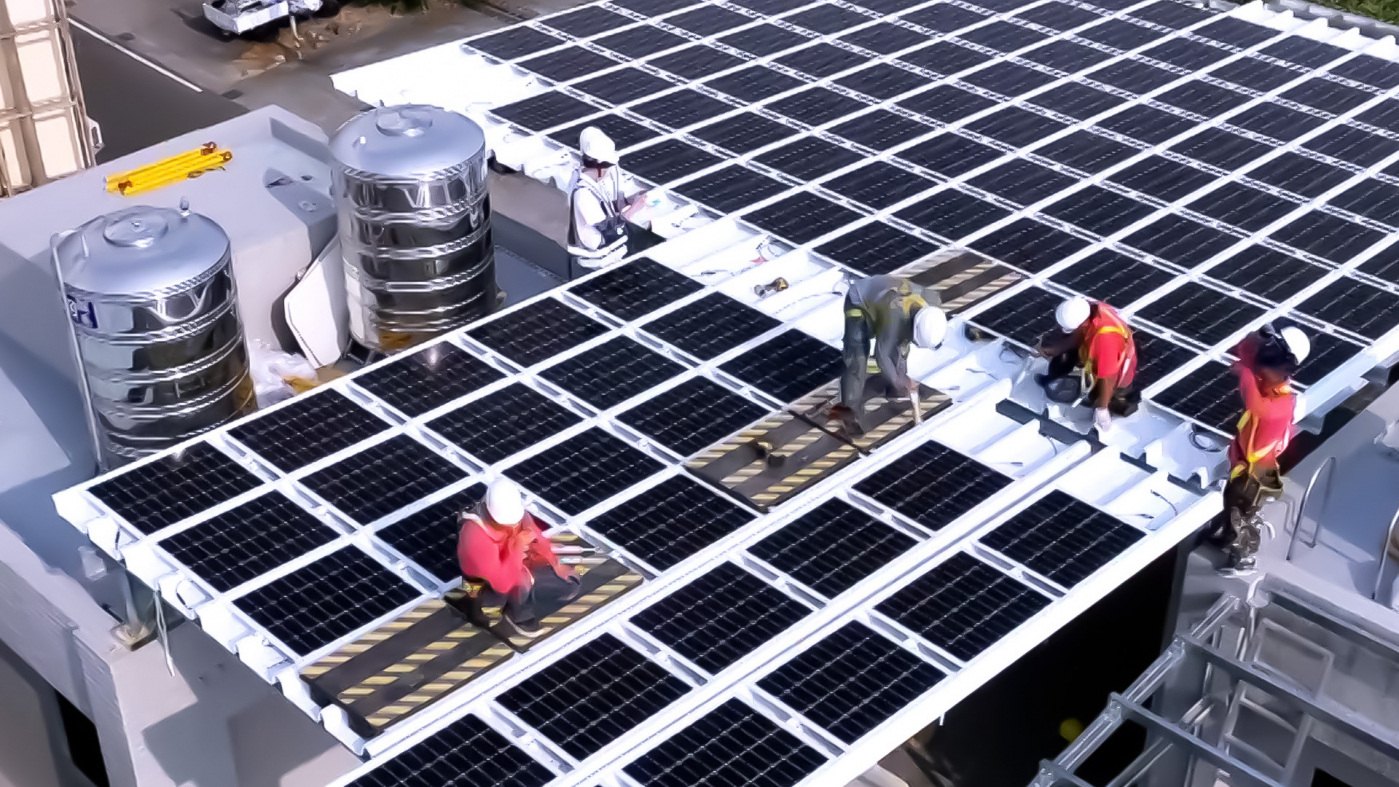 PT电子(中文)官网打造光電建築一體化整合建材，開發SunSteel光電整合型浪板，實現快速安裝、避免二次施工，讓屋頂光電躍升未來建物新標配。